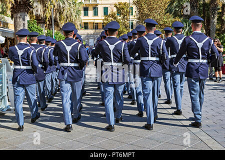 Rom, Italien, 30. September 2018: Zurück mit der Italienischen Staatspolizei Parade in Rom zum 50. Jahrestag der Gründung der Nationalen Associatio Stockfoto