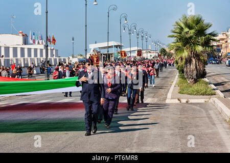 Rom, Italien, 30. September 2018: Anlässlich des 50. Jahrestages der Gründung der Nationalen Vereinigung der italienischen Polizei, eine riesige Es Stockfoto