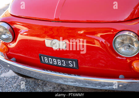 Klassische Oldtimer Fiat 500 Giardiniera Motor Car in Montepulciano, Toskana, Italien geparkt Stockfoto