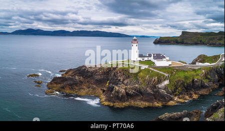 Luftaufnahme der Fanad Head Lighthouse in Irland Stockfoto