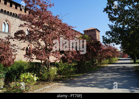 Die Castello Visconteo oder Schloss Visconti ist ein Schloss in Pavia in der Lombardei in Norditalien. Stockfoto