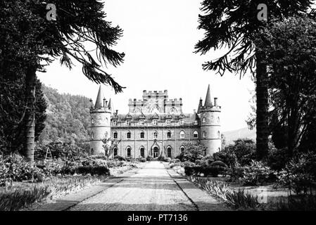 Oldtimer Bild - Vereinigte Kingsom, Inverary Castle in West Schottland, Scannen der analogen Bild september 1968. Stockfoto