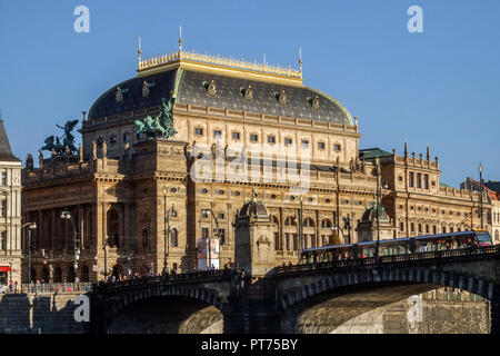 Legion Brücke und das Nationaltheater Prag, Tschechische Republik Stockfoto