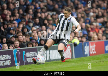 Portsmouth, Großbritannien. 6. Oktober 2018. Mark Byrne von Gillingham während der efl Sky Bet Liga 1 Übereinstimmung zwischen Portsmouth und Gillingham an Fratton Park, Portsmouth, England am 6. Oktober 2018. Foto von Simon Carlton. Nur die redaktionelle Nutzung, eine Lizenz für die gewerbliche Nutzung erforderlich. Keine Verwendung in Wetten, Spiele oder einer einzelnen Verein/Liga/player Publikationen. Credit: UK Sport Pics Ltd/Alamy leben Nachrichten Stockfoto