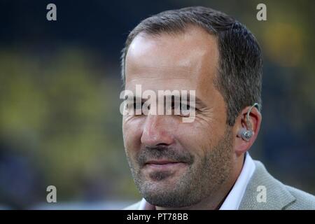 Firo: 06.10.2018, Fußball, 1.Bundesliga, Saison 2018/2019, BVB, Borussia Dortmund, FC Augsburg, 4:3, Manuel BAUM, Trainer, FC Augsburg, Porträt, Mimik, | Verwendung weltweit Stockfoto