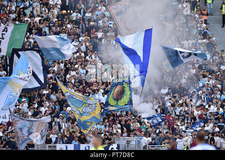 Rom, Italien. 7. Okt 2018. Lazio Anhänger während der Serie ein Match zwischen Lazio und Fiorentina im Stadio Olimpico, Rom, Italien Am 7. Oktober 2018. Foto von Giuseppe Maffia. Credit: UK Sport Pics Ltd/Alamy leben Nachrichten Stockfoto