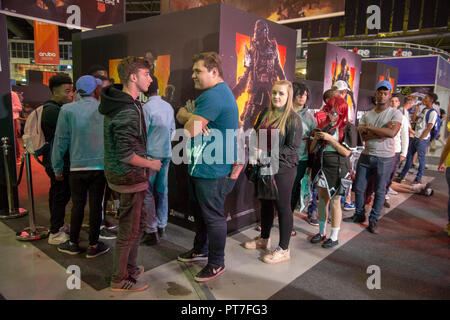 Johannesburg, Südafrika. 7. Okt 2018. Gamers besuchen sie die Wut, Südafrikas größte jährliche Videospiele, Computer, Technologie und Geek Kultur Ausstellung, an der Kuppel, in Johannesburg. Credit: Eva-Lotta Jansson/Alamy leben Nachrichten Stockfoto