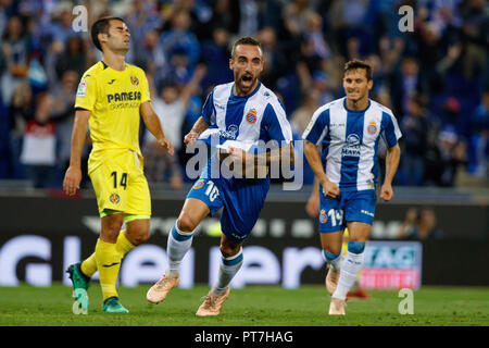 Barcelona, Spanien. 7. Okt 2018. Sergi Darder, Spieler der RCD Espanyol macht Ziel während der LaLiga Santander 2018/2019 Runde 8 Spiel zwischen RCD Espanyol und Villarreal CF RCD Stadion am 7. Oktober 2018 in Barcelona, Spanien. Credit: UKKO Images/Alamy leben Nachrichten Stockfoto