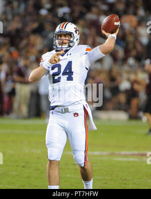 Starkville, MS, USA. 06 Okt, 2018. Auburn Tiger quarterback, NETZKABEL SANDBERG (24), während der NCAA Football Spiel zwischen der Auburn Tiger und der Mississippi State Bulldogs bei Davis Wade Stadium in Starkville, MS. Mississippi State besiegt Auburn, 23-9. Kevin Langley/CSM/Alamy leben Nachrichten Stockfoto