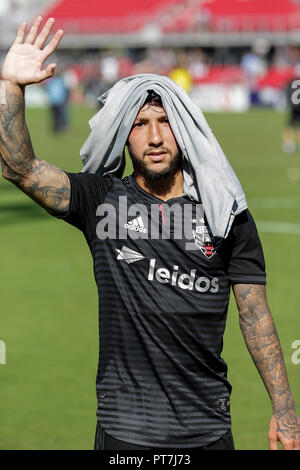 Washington DC, USA. 7 Okt, 2018. D.C. United Freuen #10 Luciano Acosta nach einem MLS Fußball Match zwischen der DC United und die Chicago Fire bei Audi Feld in Washington DC. Justin Cooper/CSM/Alamy leben Nachrichten Stockfoto