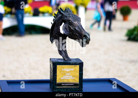 Barcelona, Spanien. 7. Okt 2018. Trophäe. Letzte Wettbewerbsrunde Longines FEI Jumping Nations Cup Finale. Springen. Barcelona. Spanien. Tag 3. 07.10.2018. Credit: Sport in Bildern/Alamy leben Nachrichten Stockfoto