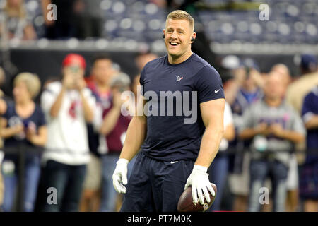 Houston, Texas, USA. 7 Okt, 2018. Houston Texans defensive Ende J.J. Watt (99) vor der NFL regular season Spiel zwischen den Houston Texans und die Dallas Cowboys an NRG Stadion in Houston, TX am 7. Oktober 2018 Credit: Erik Williams/ZUMA Draht/Alamy leben Nachrichten Stockfoto
