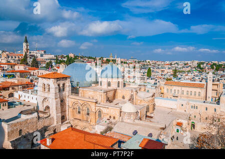 Die Dächer der alten Stadt mit Heiligen Grabes kirche Dome, Jerusalem, Israel Stockfoto