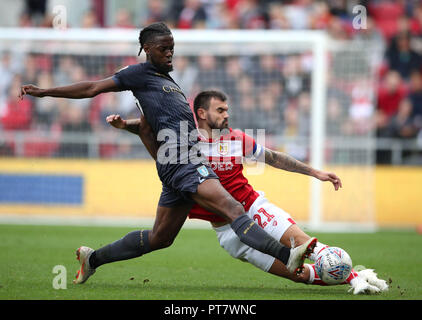 Von Sheffield Mittwoch Josh Onomah (links) und Bristol City Marlon Pack während der Sky Bet Championship match bei Ashton Gate, Bristol. Stockfoto