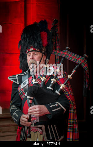 Emirate, Gala Dinner Start für den neuen Service zwischen Edinburgh und Dubai, Waldorf Astoria Edinburgh, The Caledonian. Schottische TV-Persönlichkeit Kirst Stockfoto