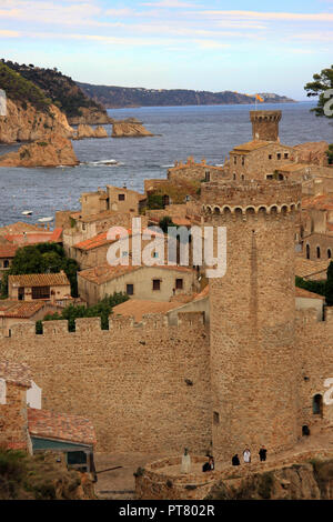 Der alten Burgruine an der spanischen Küste an der Küste von Tossa de Mar an der Costa Brava Stockfoto