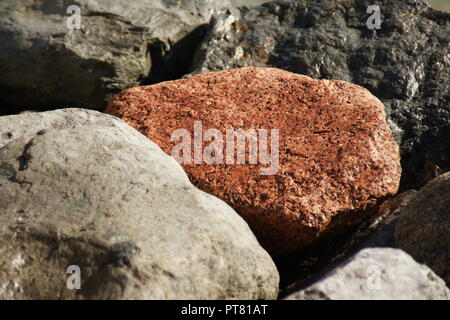 Red Stone Strand auf Malta Valetta während der Ferien auf der Insel Stockfoto