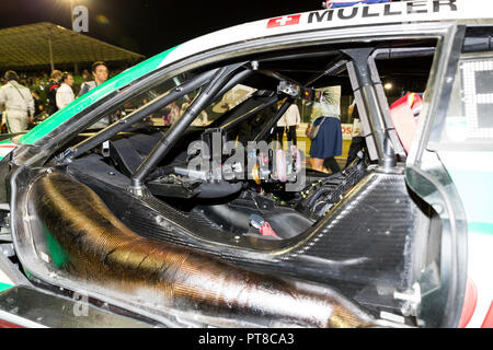 Misano Adriatico, Italien - 25. August 2018: Autos bereiten Sie das Grid am Anfang während der Rennen in der DTM in Misano Misano World Circuit zu verlassen. Stockfoto