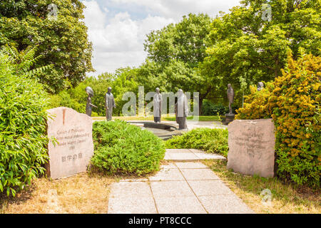 Budapest, Ungarn - 6. Juni 2017: Garten der Philosophie an der Seite des Gellert Hügels. Eine Gruppe von acht Statuen der Religion Gründer und geistlichen Leitung Stockfoto