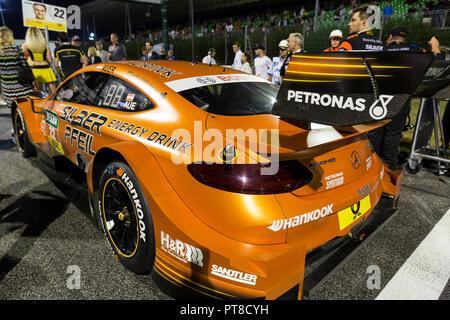 Misano Adriatico, Italien - 25. August 2018: Autos bereiten Sie das Grid am Anfang während der Rennen in der DTM in Misano Misano World Circuit zu verlassen. Stockfoto