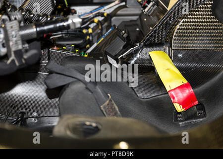 Misano Adriatico, Italien - 25. August 2018: Autos bereiten Sie das Grid am Anfang während der Rennen in der DTM in Misano Misano World Circuit zu verlassen. Stockfoto