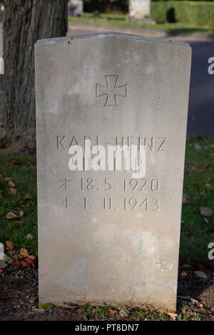 Deutschen Krieg Grab von Karl Heinz Siegler, an Haycombe Friedhof, Badewanne, Avon. Stockfoto