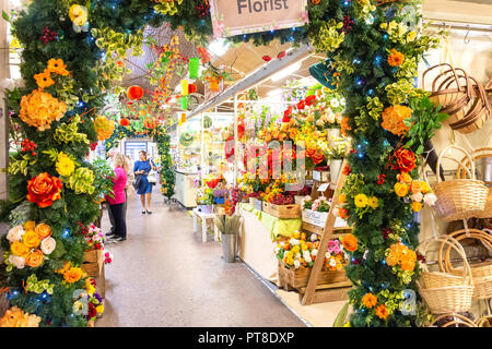 Florist Stall, Hereford Butter Markt, Market Hall, High Street, Hereford, Herefordshire, England, Vereinigtes Königreich Stockfoto