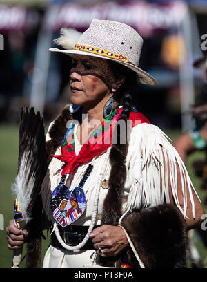 Die Teilnehmer tanzen Native American style Stillwater Pow Wow in Anderson, Kalifornien. Stockfoto