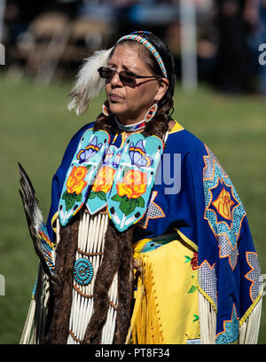 Die Teilnehmer tanzen Native American style Stillwater Pow Wow in Anderson, Kalifornien. Stockfoto