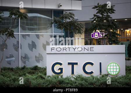 Belgrad, SERBIEN - OKTOBER 2, 2018: AGB-Logo auf ihren wichtigsten Business Park für Serbien. Auch bekannt als Globe Trade Center ist ein Unternehmen spezialisiert Stockfoto