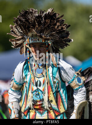 Die Teilnehmer tanzen Native American style Stillwater Pow Wow in Anderson, Kalifornien. Stockfoto