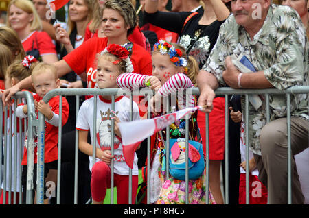 Manhattan, USA. 07 Okt, 2018. Tausende von Polnisch-amerikanische teilgenommen an der 81th jährliche Pulaski Day Parade auf der Fifth Avenue in New York City. Credit: Ryan Rahman/Pacific Press/Alamy leben Nachrichten Stockfoto