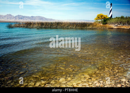 Miniatur Leuchtturm am Ufer des Lake Havasu in der Nähe von Lake Havasu City, Arizona Stockfoto