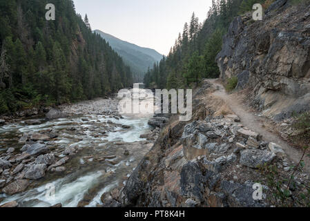 Die Selway River Trail über Wolf Creek Rapids, Idaho. Stockfoto