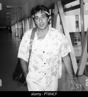 American Oscar ausgezeichneten Schauspieler Al Pacino Anreise mit Concorde am Heathrow Airport August 1984 Stockfoto