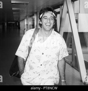 American Oscar ausgezeichneten Schauspieler Al Pacino Anreise mit Concorde am Heathrow Airport August 1984 Stockfoto