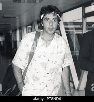 American Oscar ausgezeichneten Schauspieler Al Pacino Anreise mit Concorde am Heathrow Airport August 1984 Stockfoto