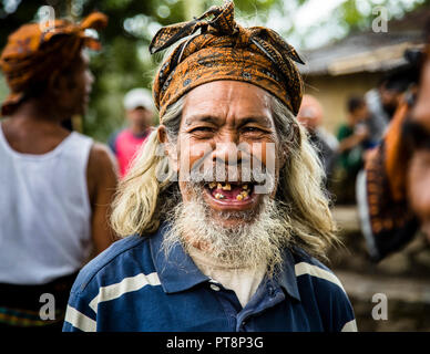 Humorvoller Kulturaustausch, Sunda-Inseln, Indonesien Stockfoto