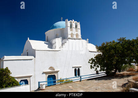 Die Griechisch-orthodoxe Kirche von Agia Varvara zwischen Kamares und Apollonia auf der griechischen Insel Milos in den Kykladen Stockfoto