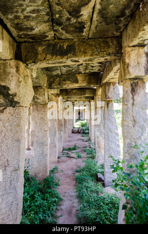 Krishna Bazar (Markt) gegenüber Krishna Tempel in Hampi, Karnataka, Indien. Stockfoto