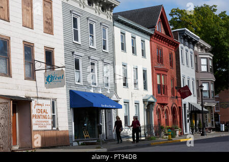 Gebäude, Warren Street, Street Scene, Hudson, New York, USA Stockfoto