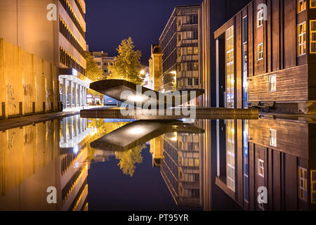 Trondheim, Norwegen - 29. August 2018: Das Denkmal (Floating-Flying Flytende - flyvende) von Geir Stormoen 996 auf Krambuveita St in Trondheim. Stockfoto