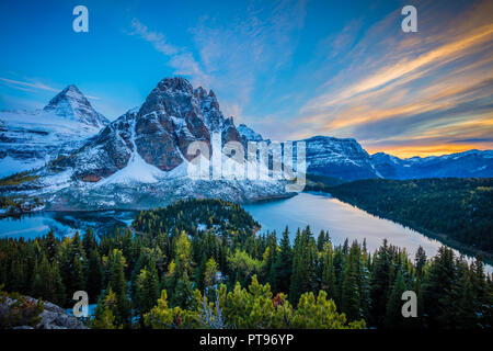 Mount Assiniboine Provincial Park ist ein Provincial Park in British Columbia, Kanada, um Mount Assiniboine gelegen. Der Park wurde 1922 gegründet. S Stockfoto