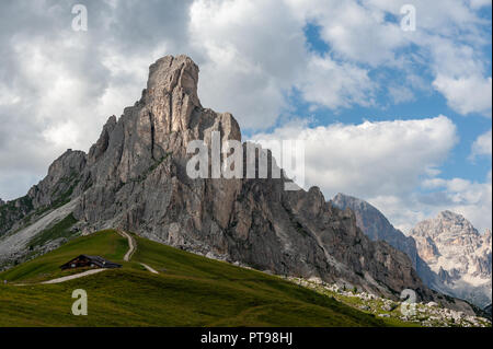 Eindruck von der Passo di Giau, im Querformat, an einem Sommernachmittag. Stockfoto