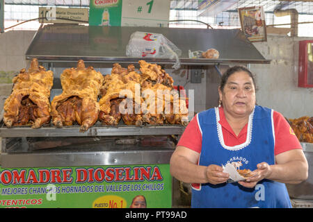 Hornados oder Braten Schwein Saint John von Sangolqui Food Market, Ecuador, Stockfoto