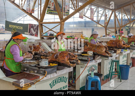 Hornados oder Schweinebraten Gualaceo Markthalle nr Cuenca Ecuador Stockfoto