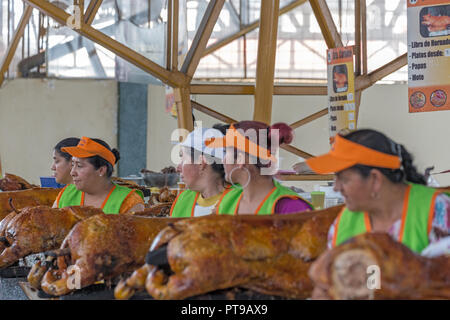 Hornados oder Schweinebraten Gualaceo Markthalle nr Cuenca Ecuador Stockfoto