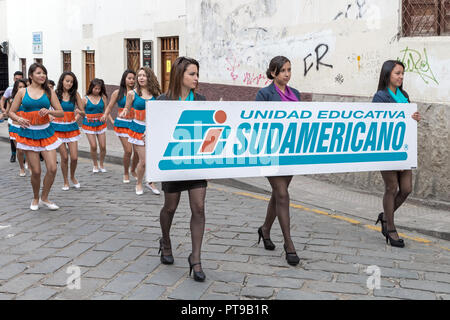 Demonstration Prozession Cuenca Ecuador "South American United Bildung' Stockfoto