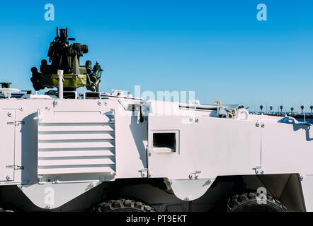 Generische army Peacekeeping tank Fahrzeug mit Maschinengewehr oben montiert. Stockfoto