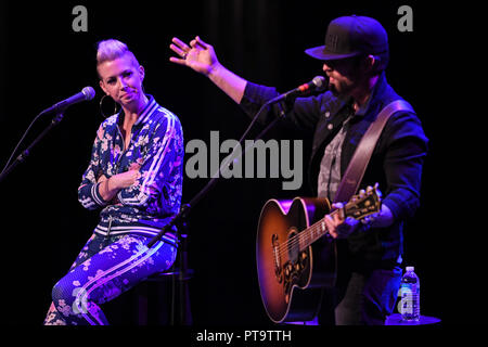 Fort Lauderdale, FL, USA. 07 Okt, 2018. Thompson Square führt auf dem Parker Playhouse am 7. Oktober in Fort Lauderdale Florida 2018. Quelle: MPI04/Medien Punch/Alamy leben Nachrichten Stockfoto